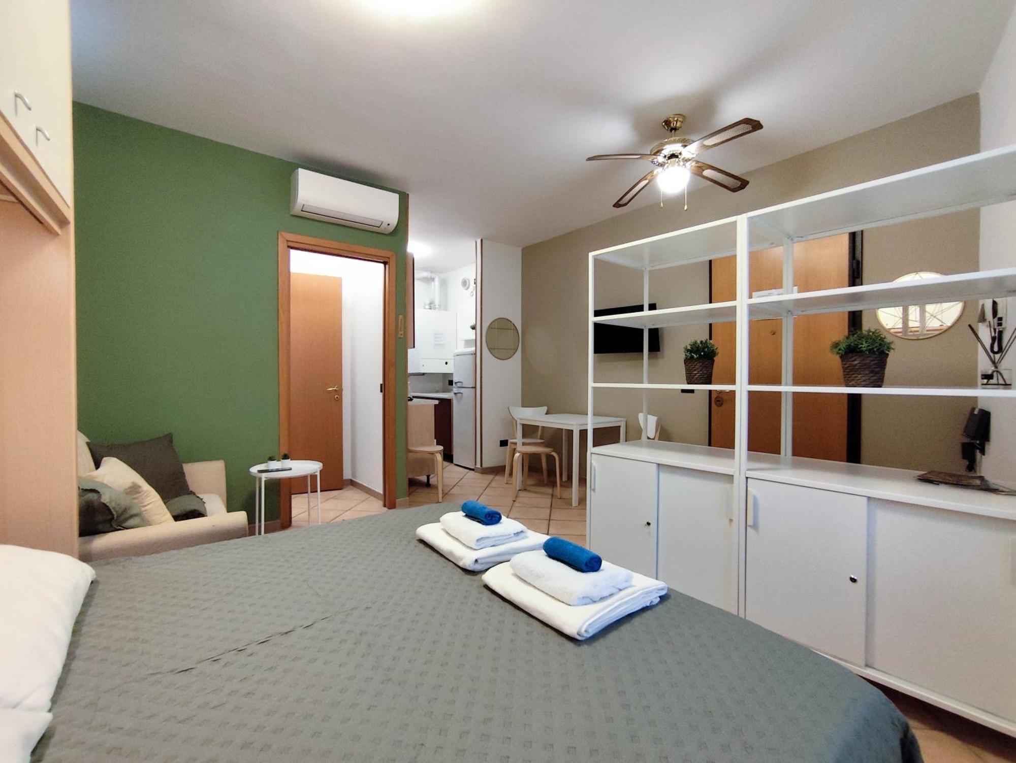 Nel Centro Di Desenzano Apartman Desenzano del Garda Kültér fotó
